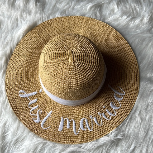 Just Married Straw Floppy Sun Hat - Picture 5 of 9